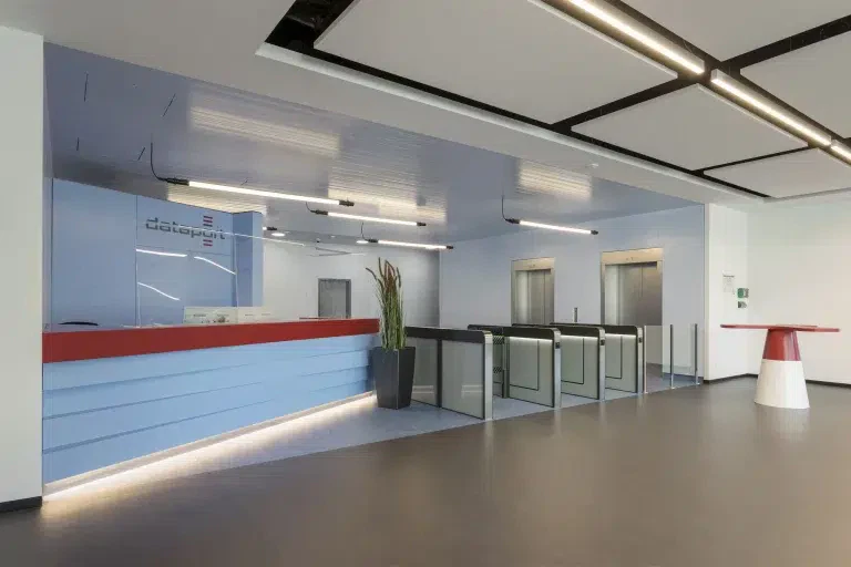 1-dataport-kiel-eingangsbereich-sensorschleuse-argus-60-1