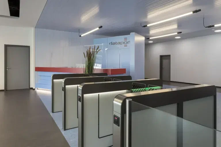 2-dataport-kiel-sensorschleuse-argus-60-edelstahl-mit-glaspaneelen-1