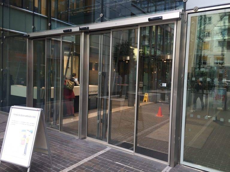 Axel-Springer-Verlag Berlin Teleskopschiebetür