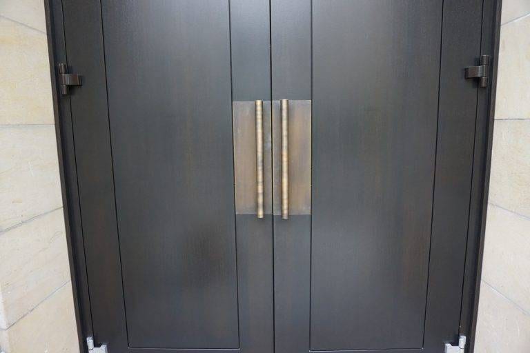 Bundesrat Türanlage mit Unterflurdrehtürantrieb