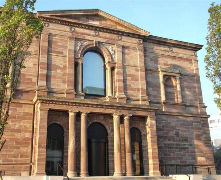 Neue Galerie Kassel Drehtüreinbau