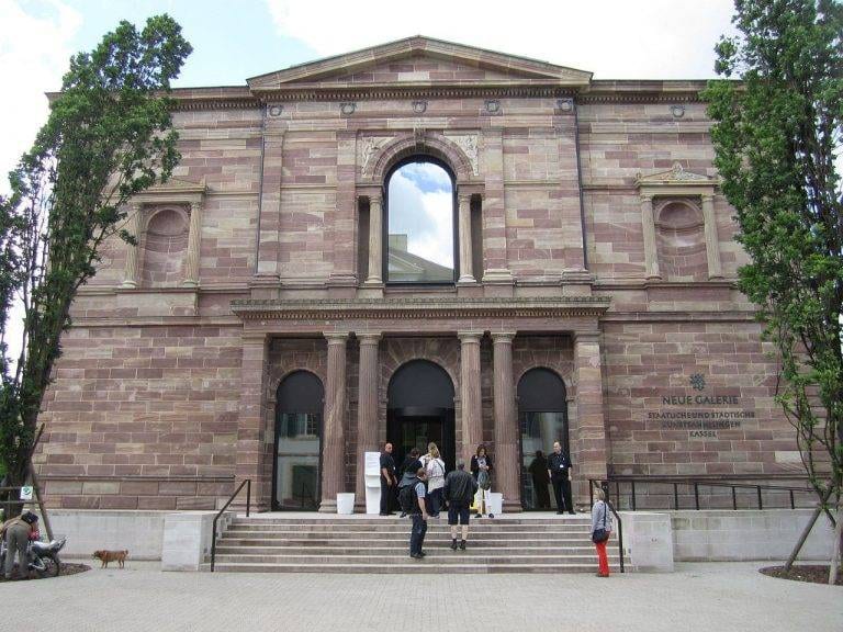 Neue Galerie Kassel Drehtüreinbau