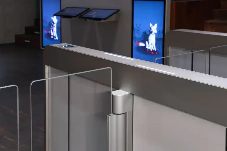 samurai-museum-berlin-7-sensorschleuse-argus-60-detail-schwenkfluegel-1