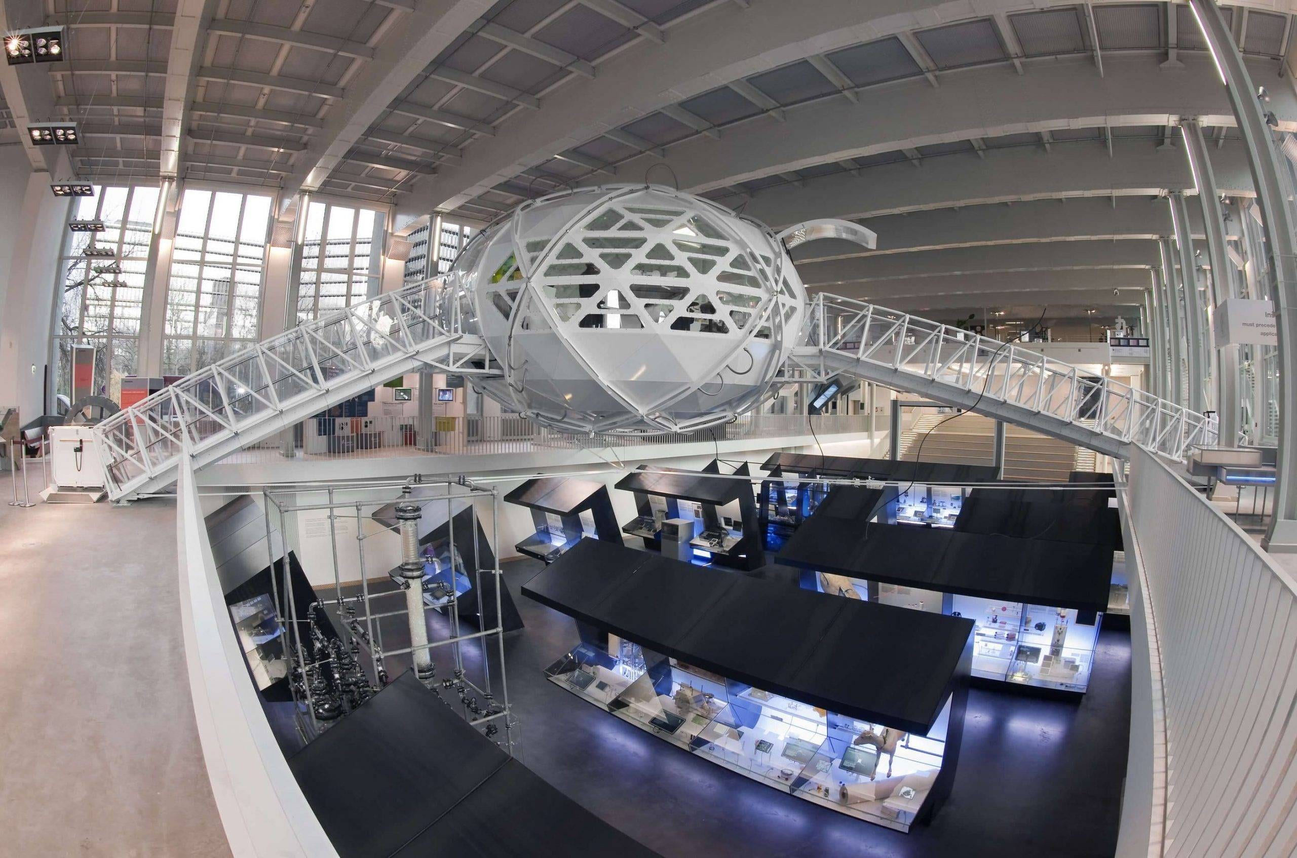 Weltraumkapsel-Ausstellung im Museum