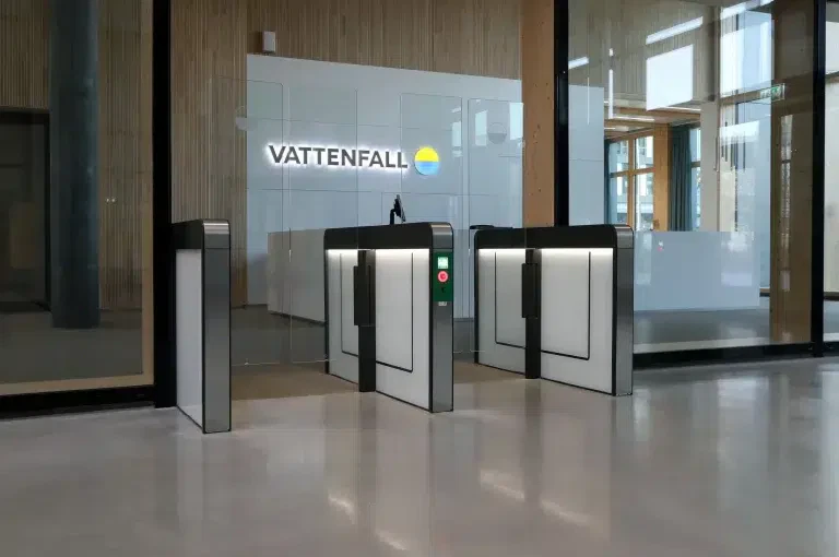 vattenfall-berlin-8-sensorschleuse-argus-60-mit-ambientebeleuchtung-1