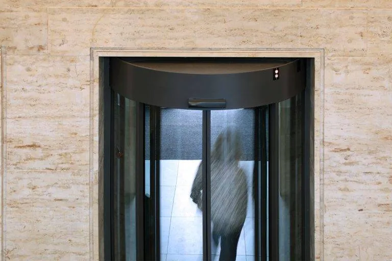 10 Sicherheitsschleuse Detail