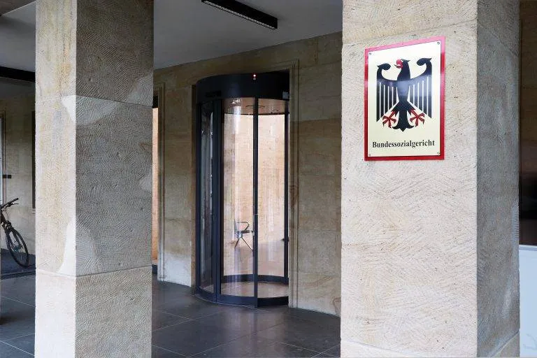 5 Zugang von außen Sicherheitsschleuse