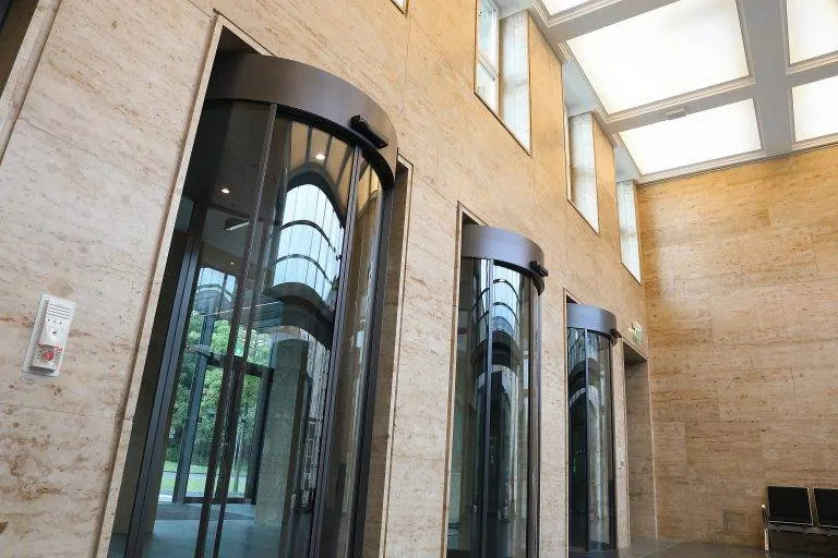 8 Sicherheitsschleuse Detail