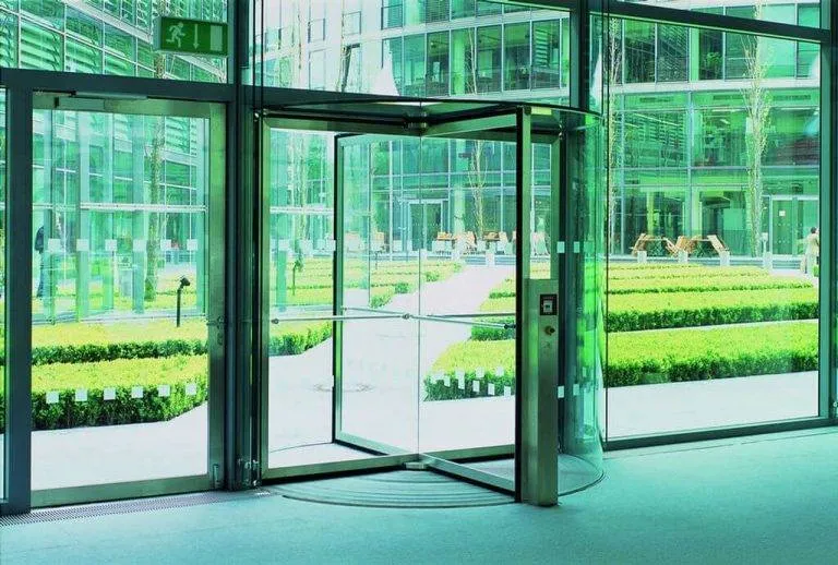 dreifluegelige-karussell-tueren-005