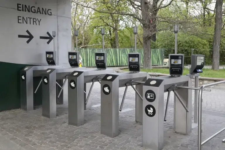 Dreiarmdrehsperre mit Barcodescanner