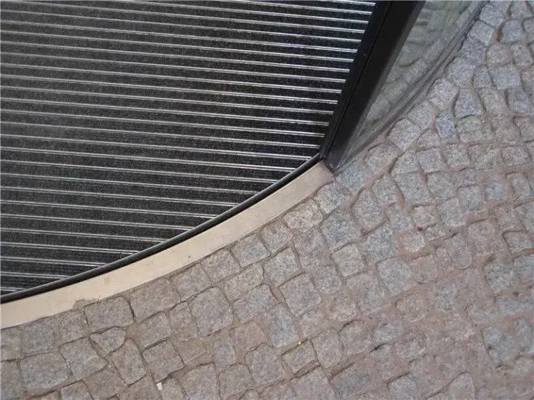 gebogenene-schiebetueren-03