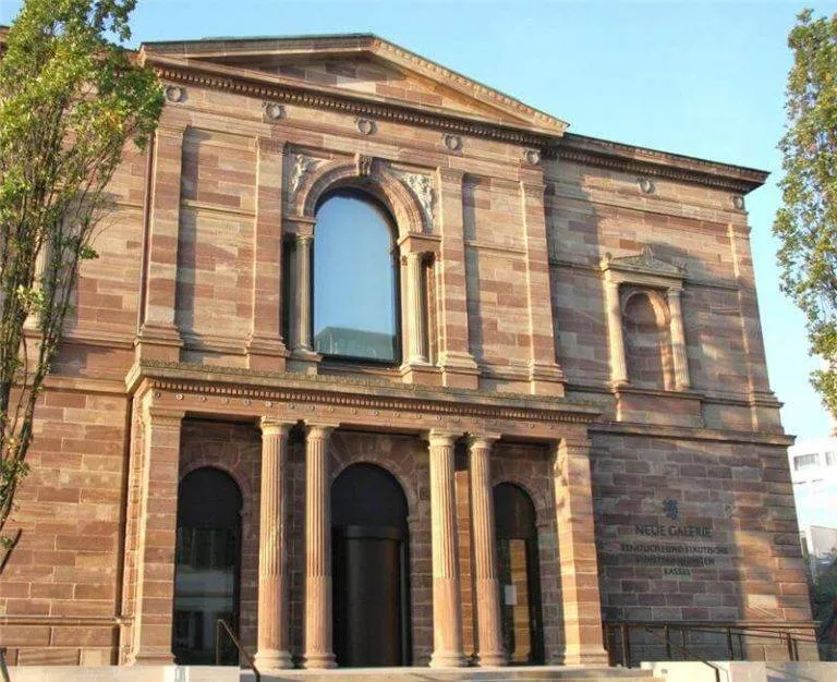 Neue Galerie Kassel Drehtüreinbau