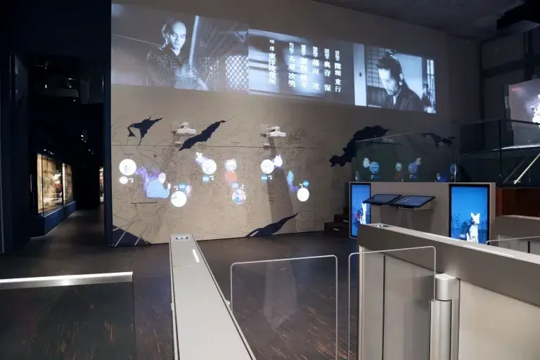 samurai-museum-berlin-8-sensorschleuse-argus-60-detail-schwenkfluege-1