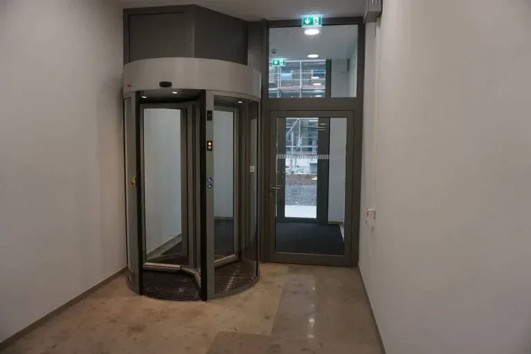 sicherheitskarusseltueren-010