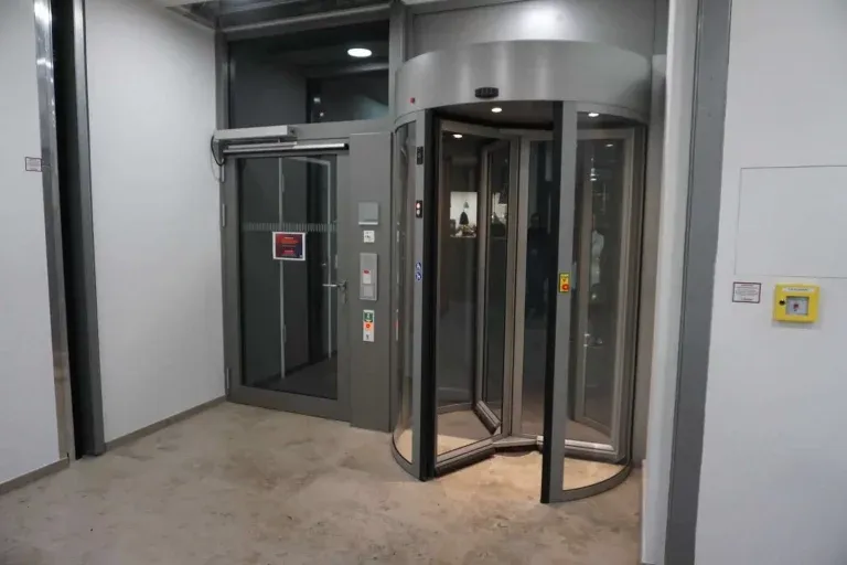 sicherheitskarusseltueren-011