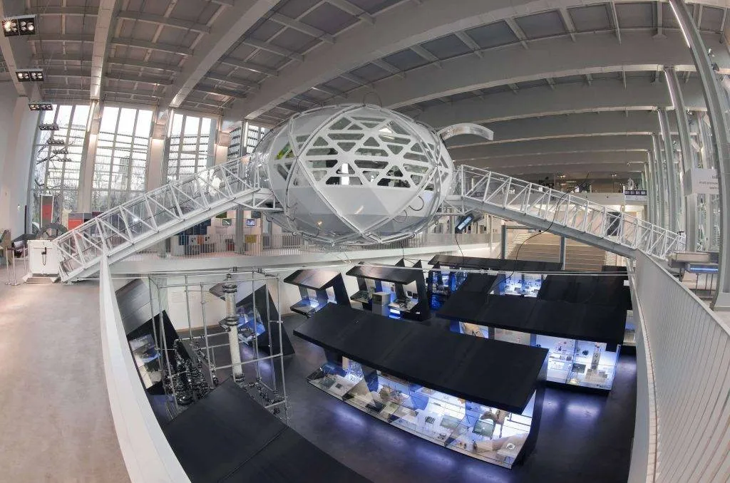 Weltraumkapsel-Ausstellung im Museum