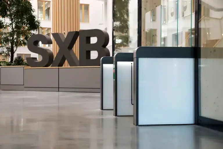 vattenfall-berlin-9-sensorschleuse-argus-60-detail-glasfuellung-1