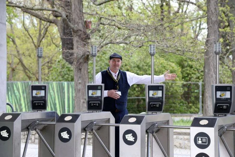 zoo-berlin-loewentor-zugangssysteme-referenzen-004_1